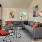 Pet Friendly In With Kitchen