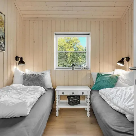 Holiday home Pet Friendly In With Kitchen