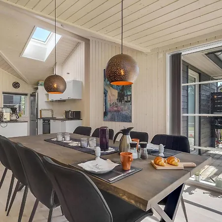 Holiday home Pet Friendly In With Kitchen